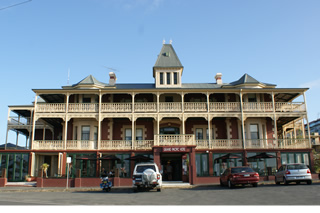 lorne-hotel1